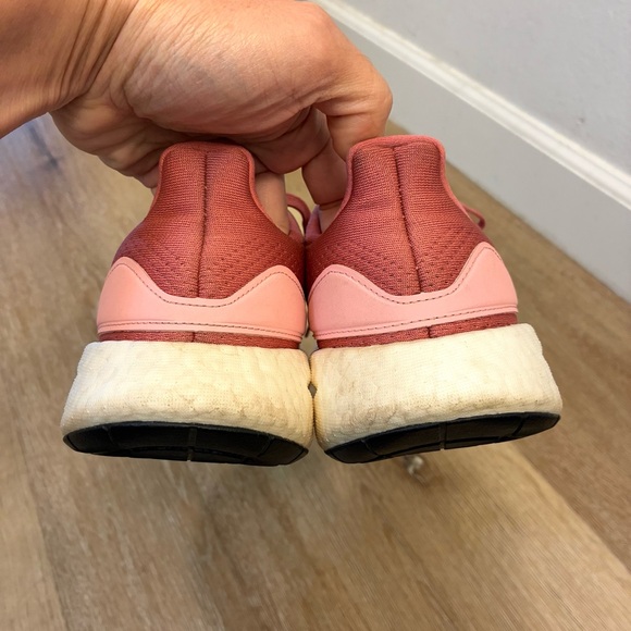 Adidas Ultraboost 22 Women’s Running Shoes Pink Size 7.5 – Boost Cushioning - Picture 9 of 11
